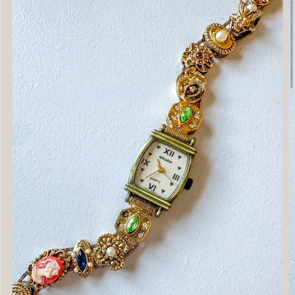 Vintage Gruen Gold Watch with Gemstone slide charm Accents - Picture 6 of 9